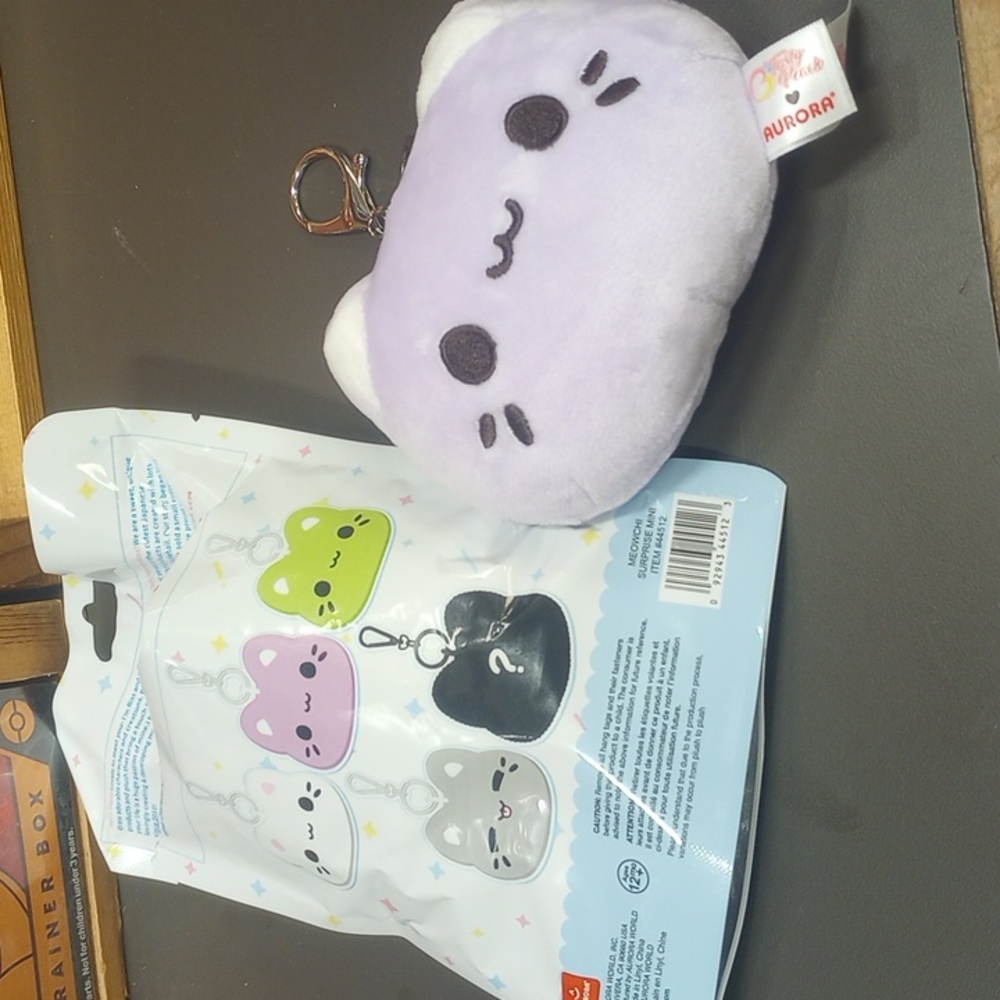 Meowchi Surprise keychain